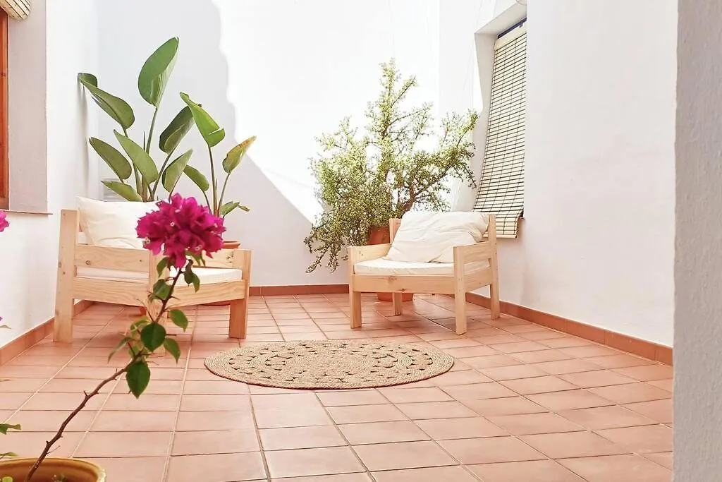 Serendipia: Tu Hogar En Este Blanco Pueblo contacts